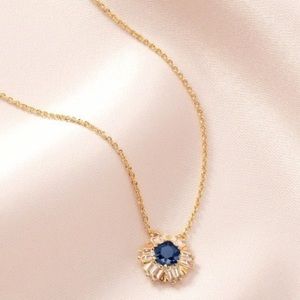 Stella & Dot Heirloom Necklace